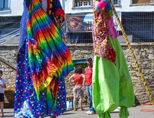 Echassiers clowns à Pont-de-buis-les-Quimerc’h